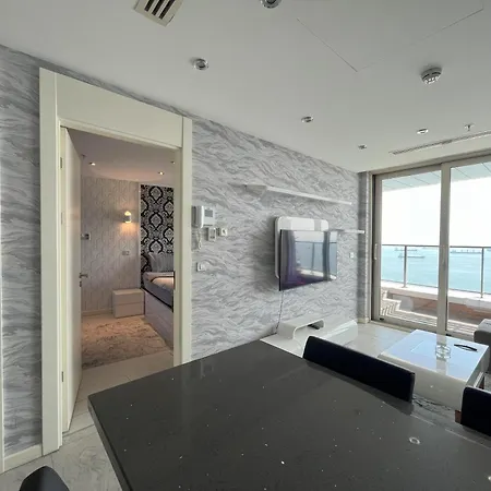 Ottomare Apartment